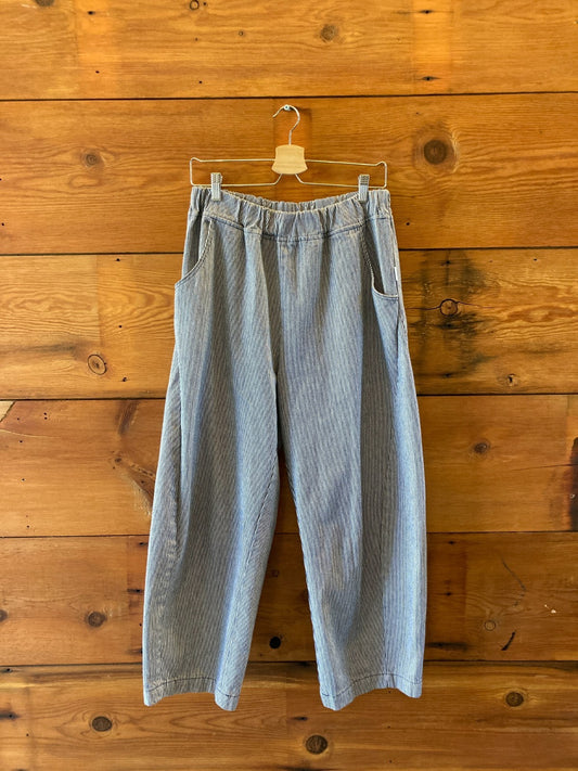Le Bon Shoppe Blue & White Striped Barrel Leg Arc Pants - Size L - 0624KB