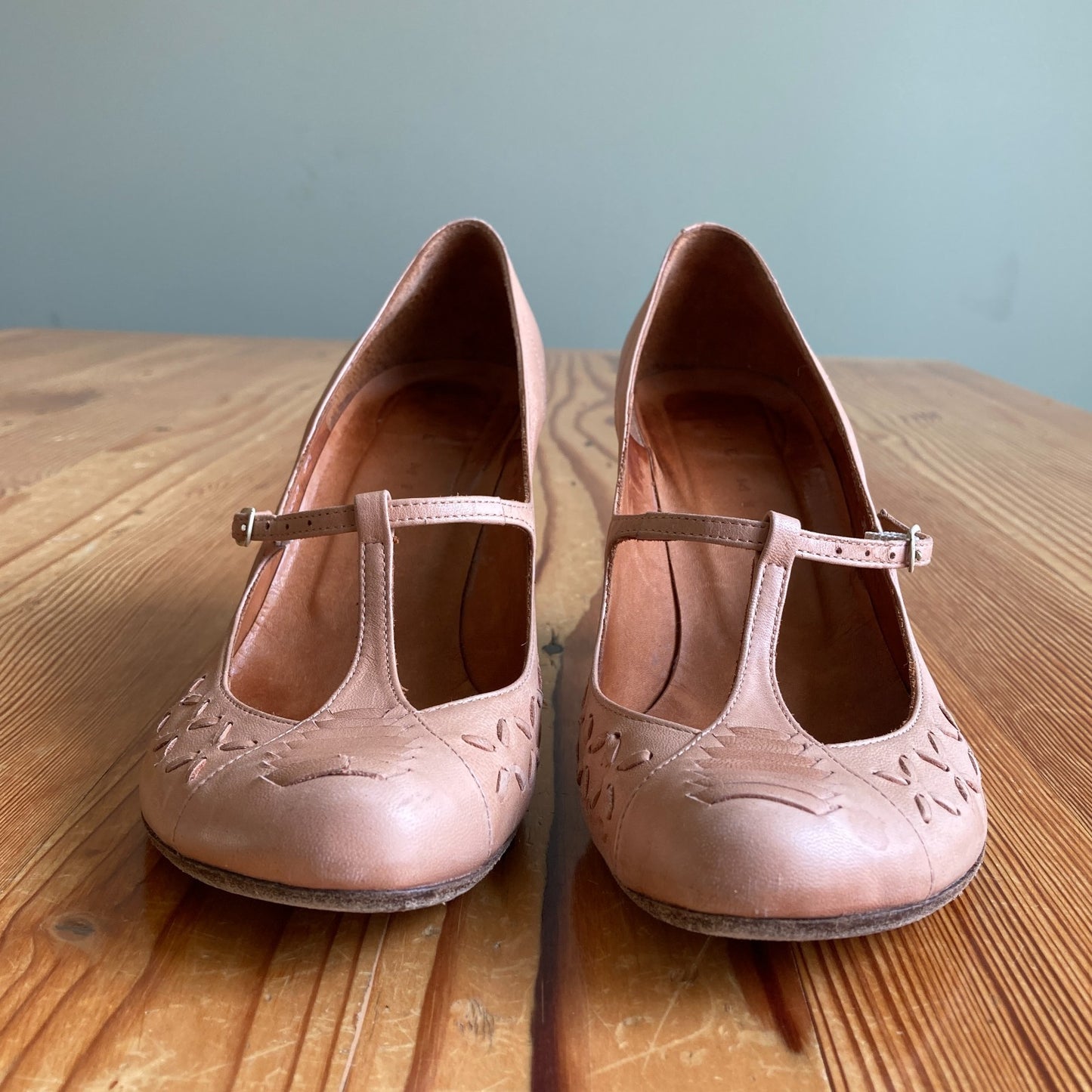 Chie Mihara Tan Leather T Strap Mary Jane Shoes - Sz 36.5 / 6.5 - w/ Box 0818SL