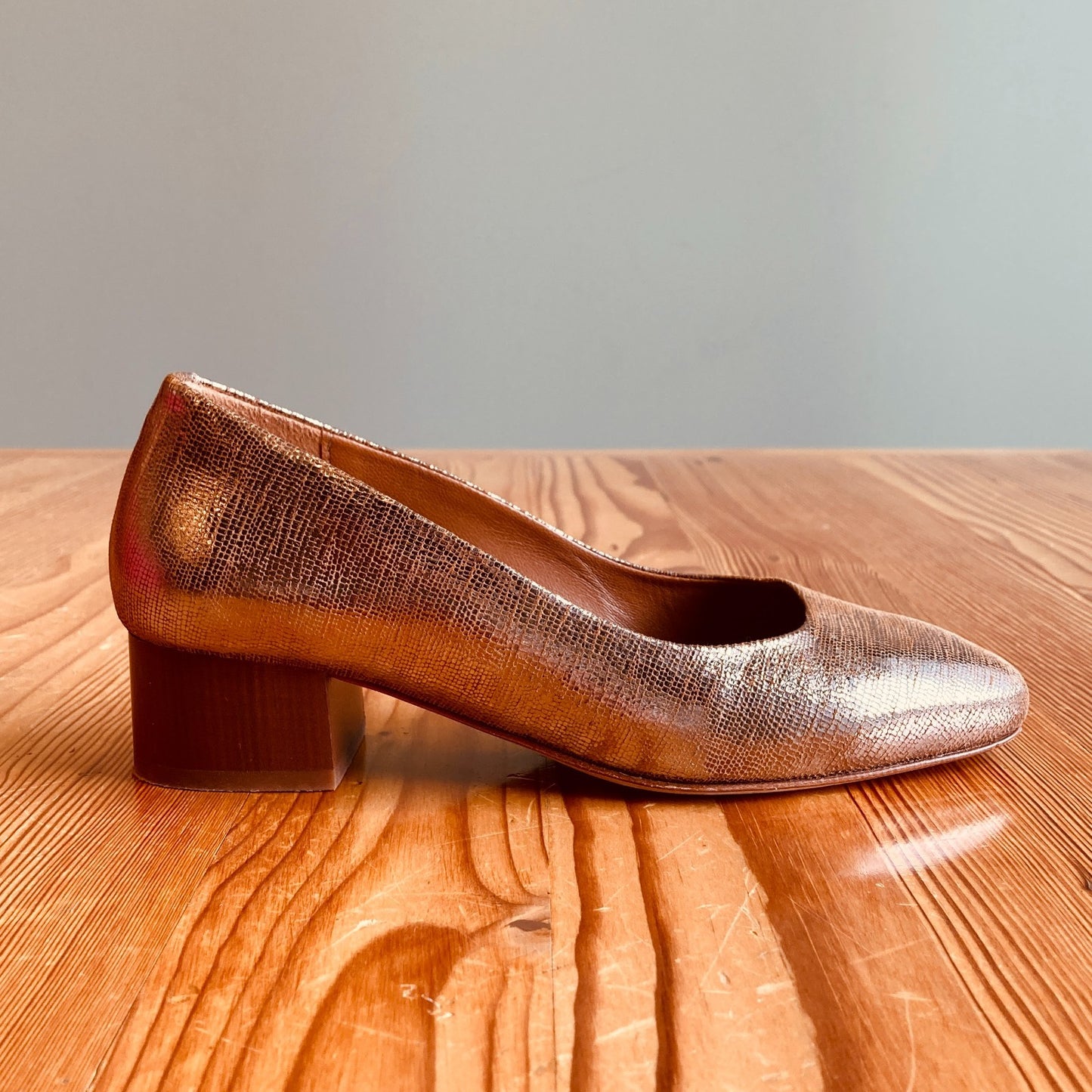 38 / 7.5 - Bobbie's $275 Gold Rosie Modoré Low Heel Ballet Shoes w/ Box 0204EB