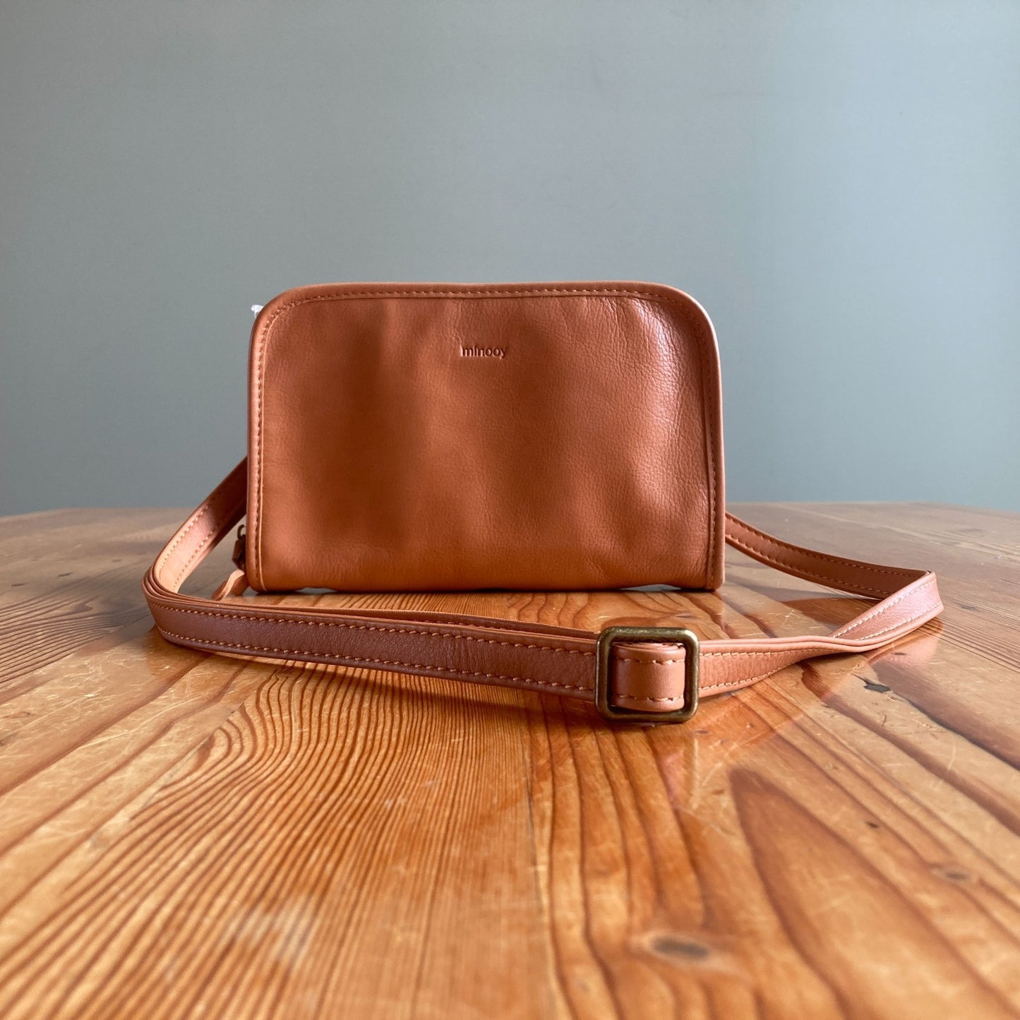 Minooy Caramel Brown Leather Travel Multi Pocket Crossbody Purse Bag 0211JO