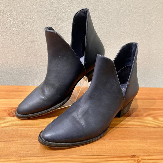 Free People Black Leather Charm Double V Ankle Boots - Size 37.5 - 0913AY