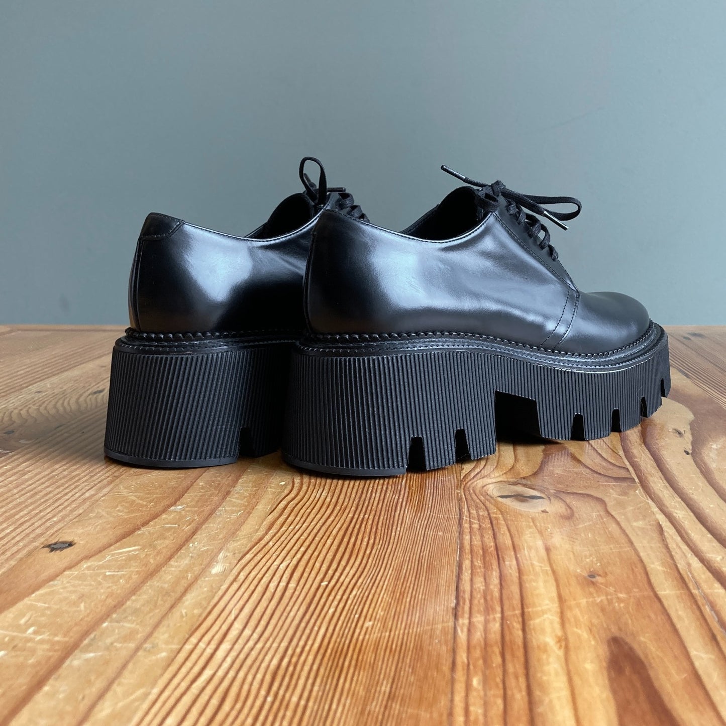 6.5 - Freda Salvador Smooth Black Leather Keena Lug Sole Oxford Shoes 0312IG