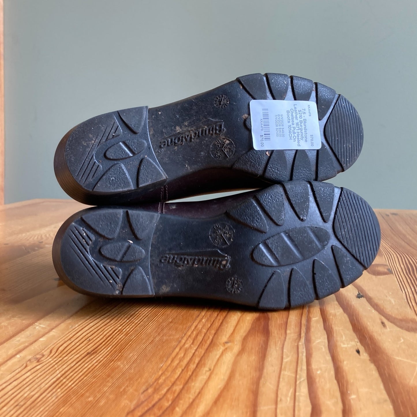 7.5 - Blundstone $210 Burgundy Leather 1671 Heeled Chelsea Pull-On Boots 1014CH