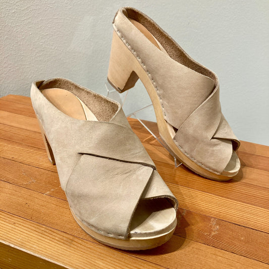 Bryr Tan Leather Wood Heel Cross-Strap Sandals Shoes - Size 36 / 6 - 0312IG