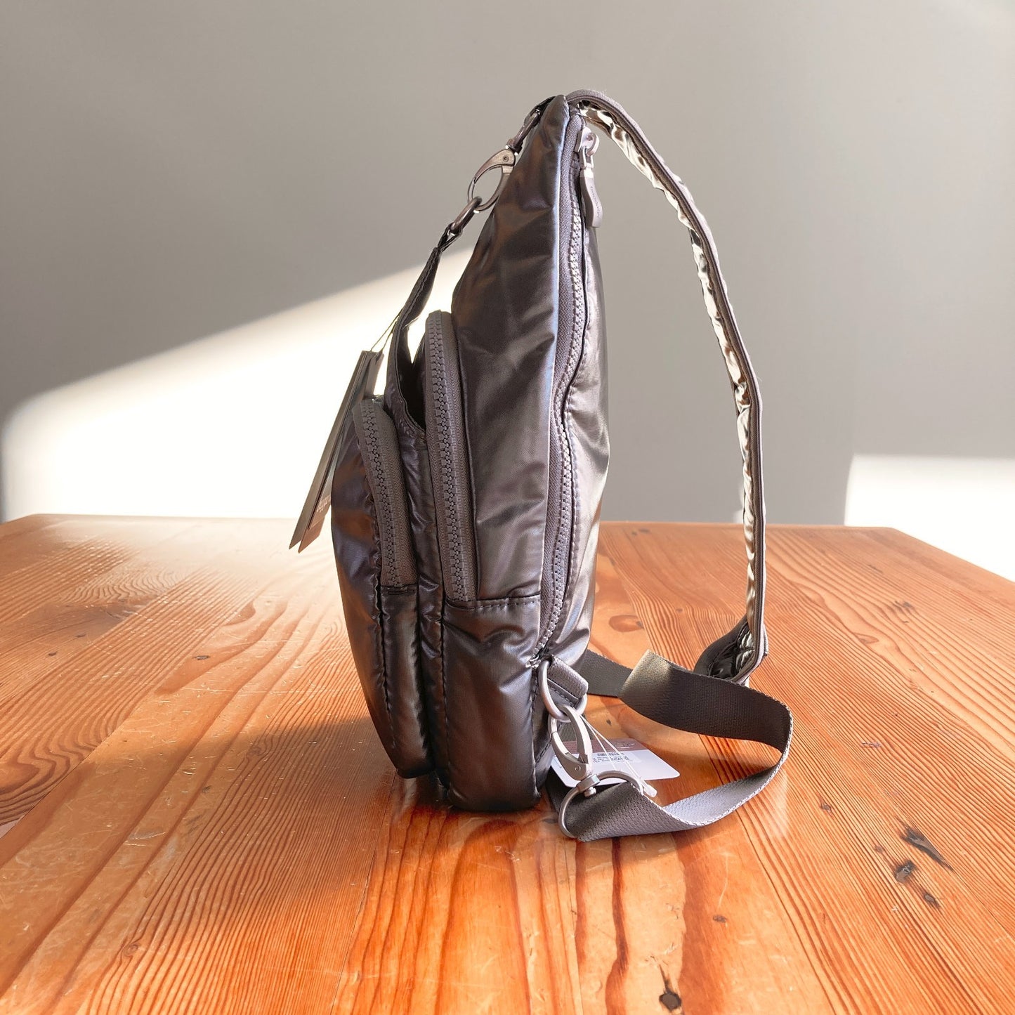 Baggallini Gunmetal Metallic Gray Central Park Sling NEW Bag Purse 0121CE