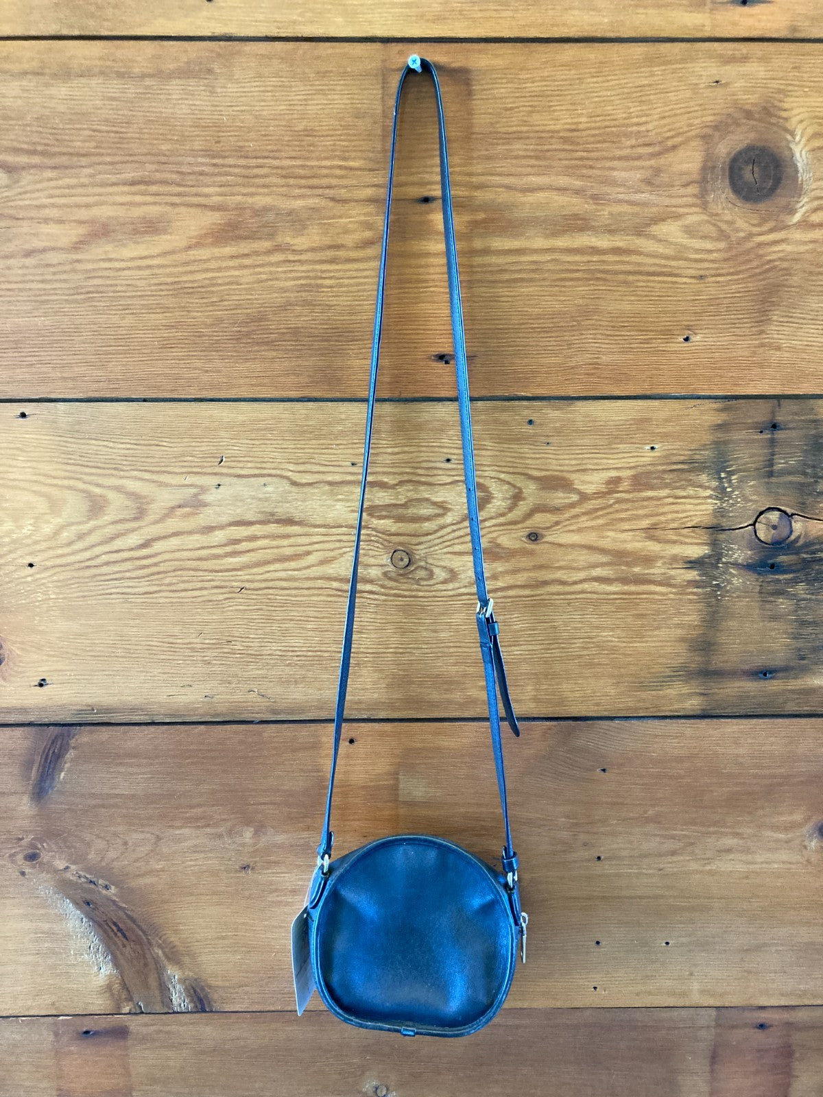 Coach Small Black Leather Canteen Circle Crossbody Bag Purse  - 0617RF