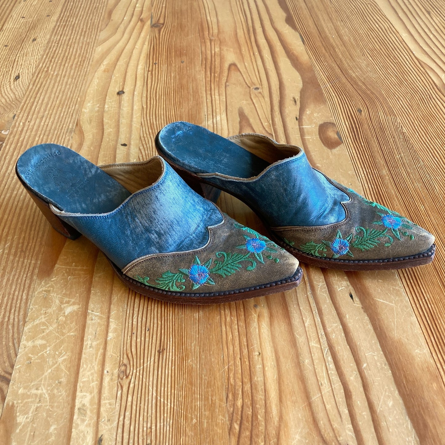 Old Gringo Blue Distressed Leather Western SnipToe Mules Shoes - Size 7 - 0811GR