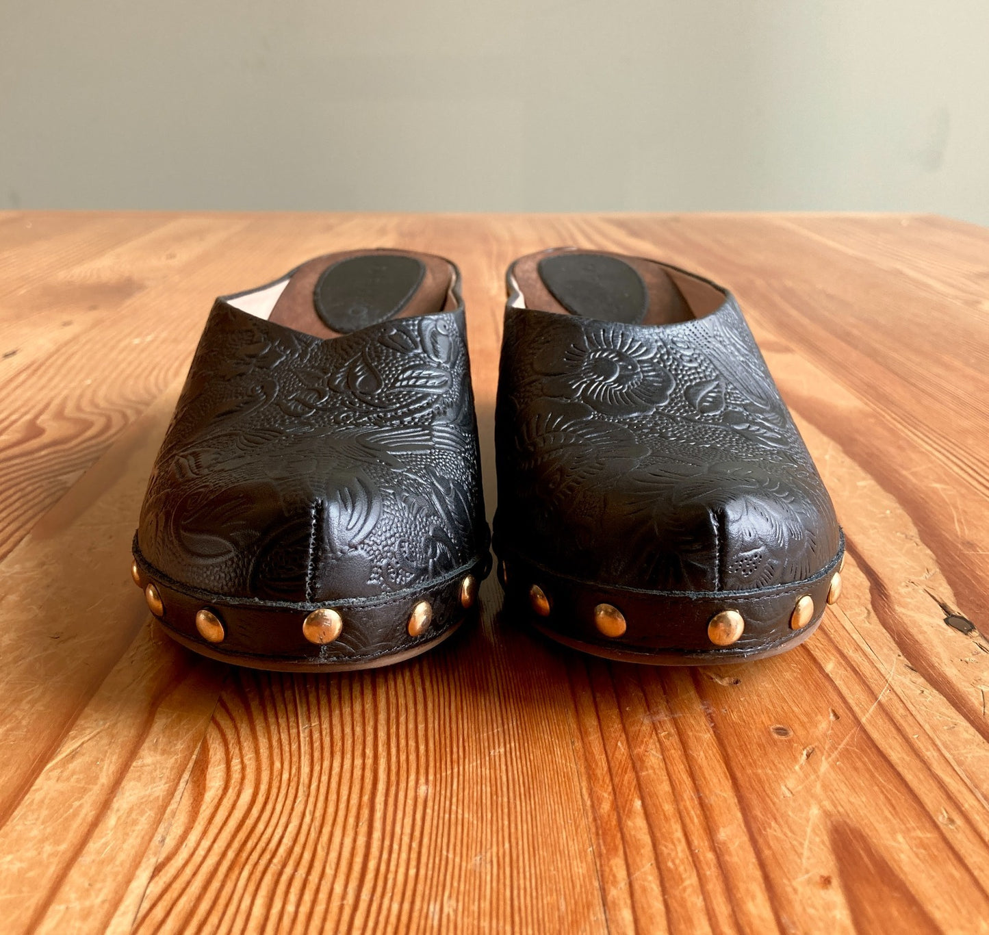 Farm Rio Black Embossed Studded Low Wedge Clogs Shoes - 0715DP