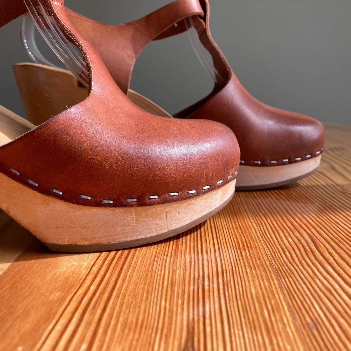 8 - Swedish Hasbeens Brown T-Strap Leather High Heel Clog Shoes 0325MR