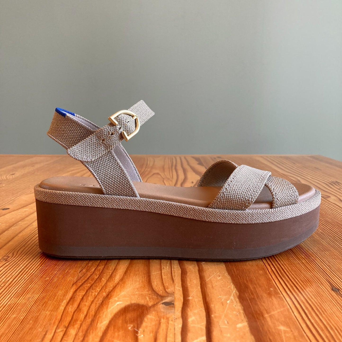 9 - Rothy's $179 Metallic Aurora Gold Criss Cross Platform Sandals NEW 1126GT