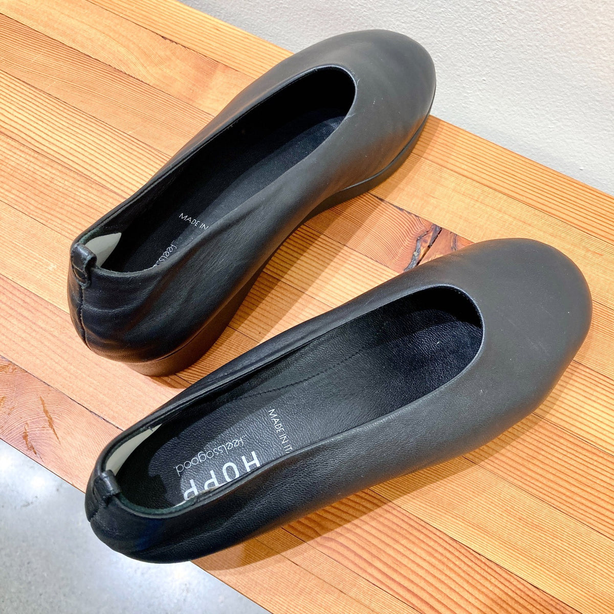 Hopp Black Soft Leather Slip On IO Slipper Wedges Shoes - Size 9 - 0905AG