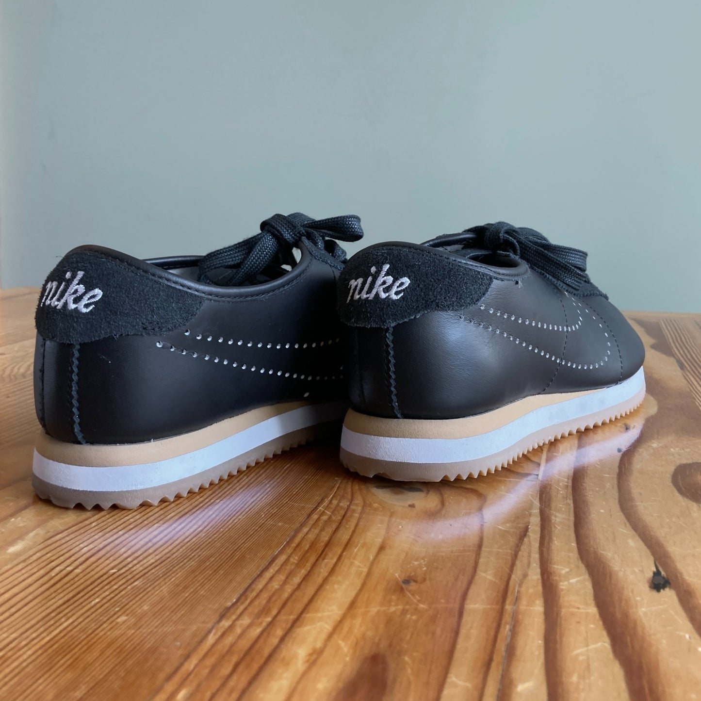 9 - Nike HQ1841 Black Leather Cortez Gum Sole Sneakers Shoes *worn once 0628AC
