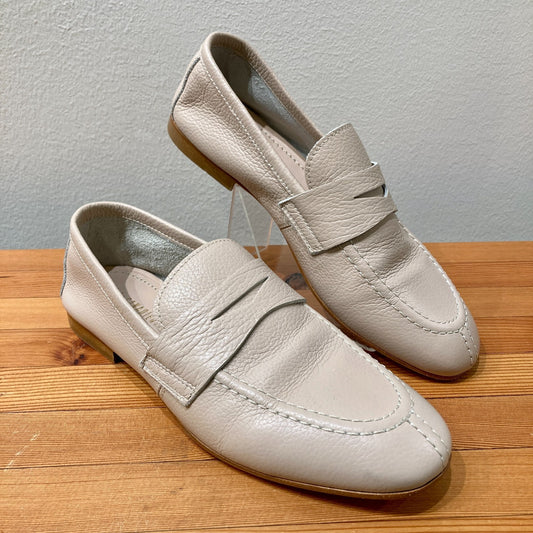 La Canadienne Beige Leather Slip On Penny Loafers Shoes - Sz 38.5 / 8.5 - 0124KG