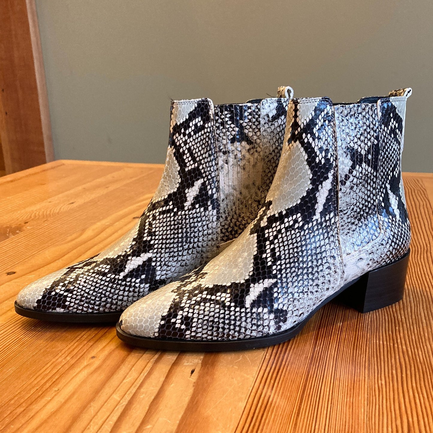 39 / 8 US - Rivecour $400 Python Botinnes No. 408 Ankle Boots NEW w/ Box 0605MH