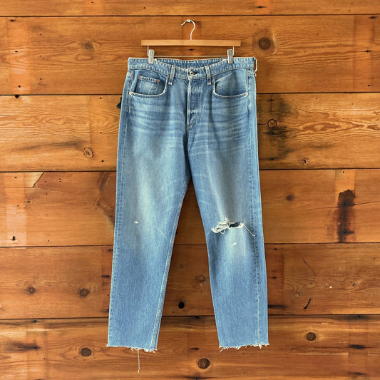 Rag & Bone Light Mid Rise Boyfriend Jones w/ Holes Jeans - Sz 31 - NEW - 0417DL