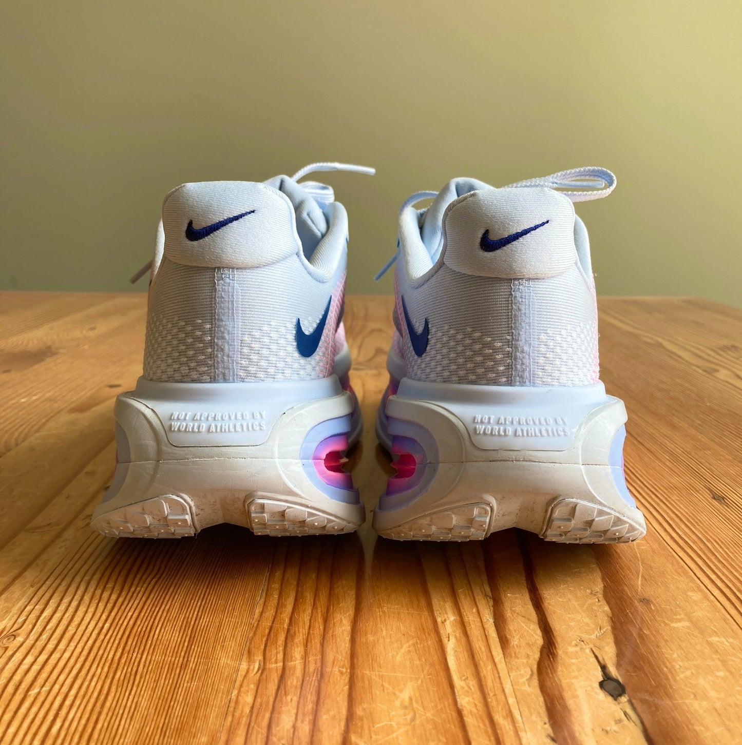 Nike Vomero Premium Blue Tint Sneakers Womens Shoes - Size 9 - 1105AR