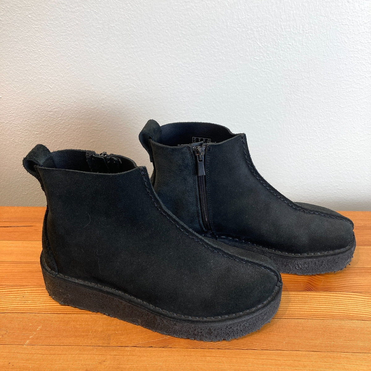 Clarks Black Suede Side Zip Trek Wedge Ankle Boots - Size 8 - 0320HJ
