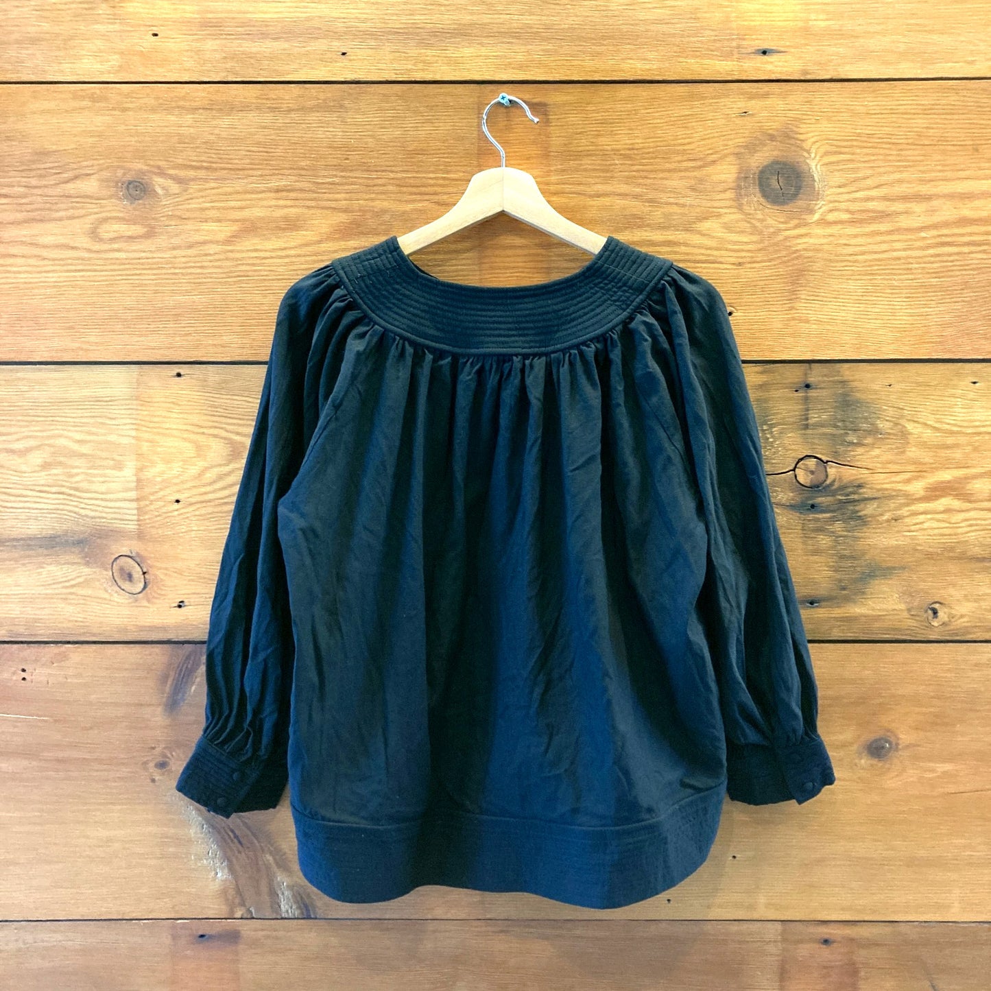 M - NEW Pomander Place Tuckernuck  Black Long Sleeve V-Neck Blouse Shirt 0907IM