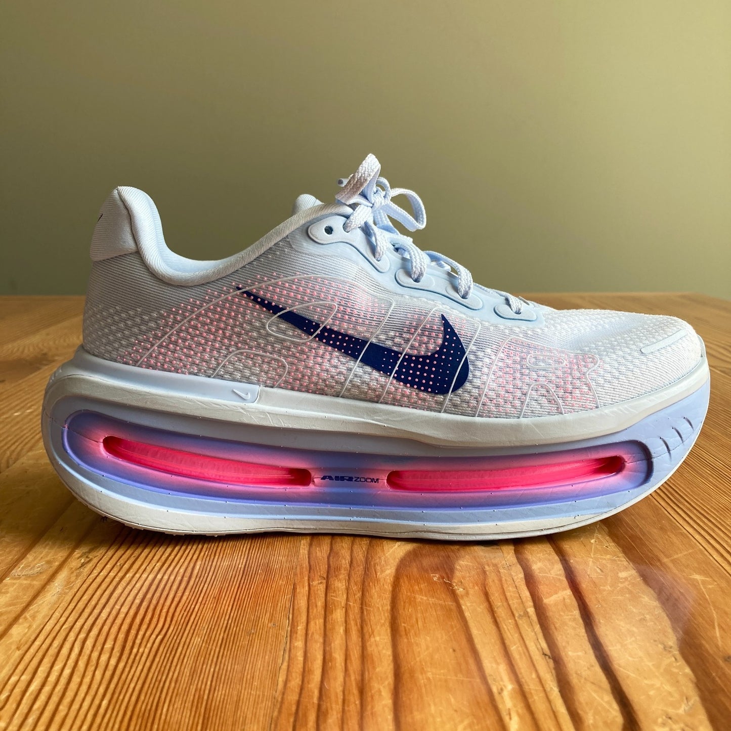 Nike Vomero Premium Blue Tint Sneakers Womens Shoes - Size 9 - 1105AR