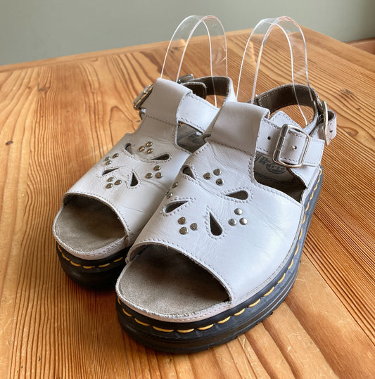 Dr. Martens Vintage 90s White Dunnet Flower Sling Back Sandals - Size 6 - 0425SV