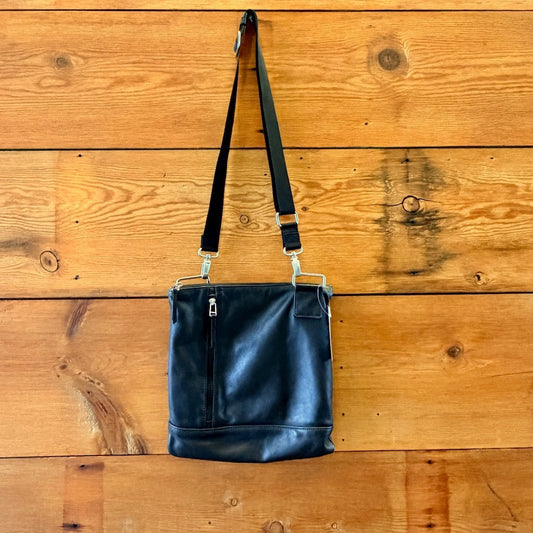 Margot New York Black Leather Minimalist Crossbody Purse Bag 0514SU