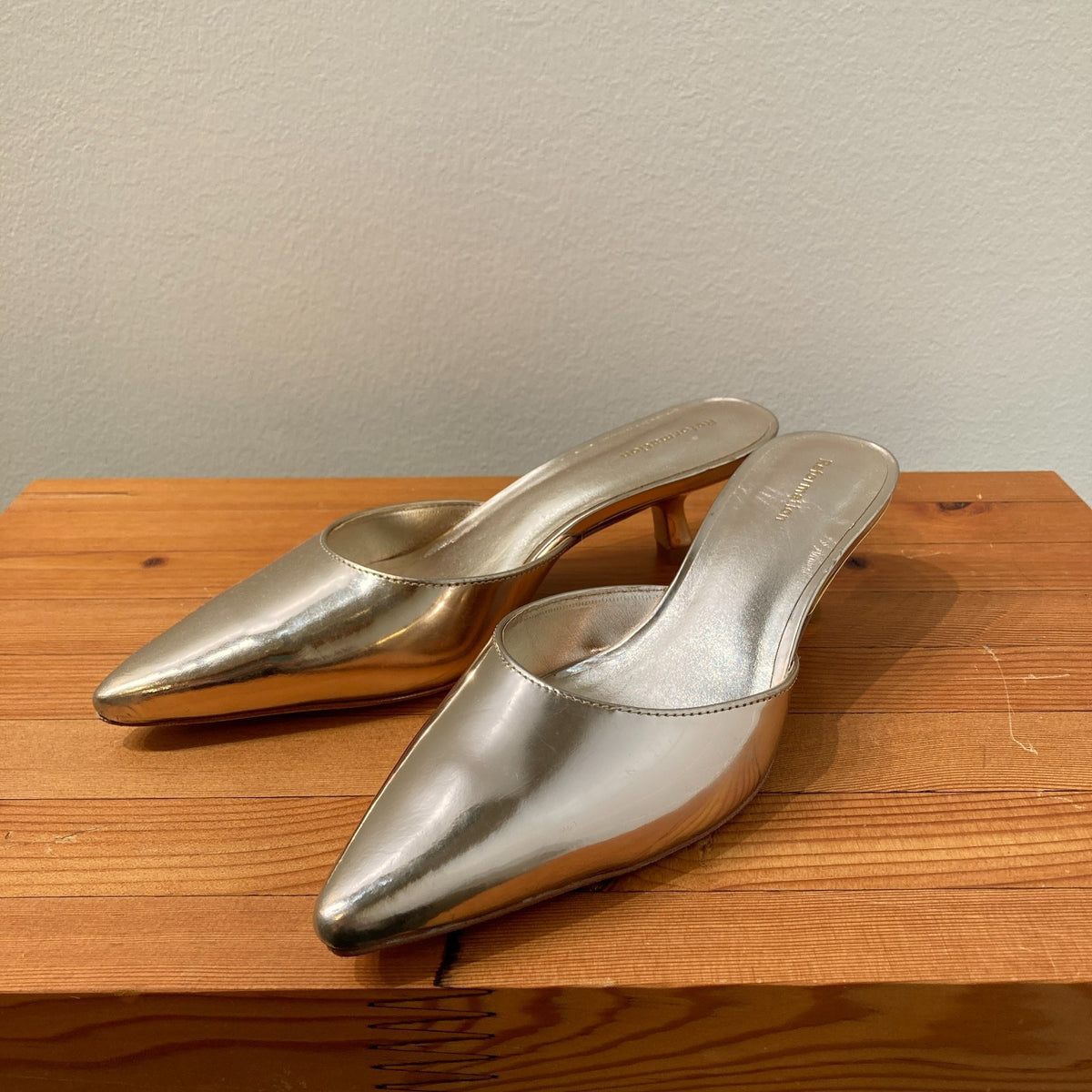 Reformation Gold Shine Pointed To Wilda Kitten Heel Mule Shoes - Size 6 - 0823EP
