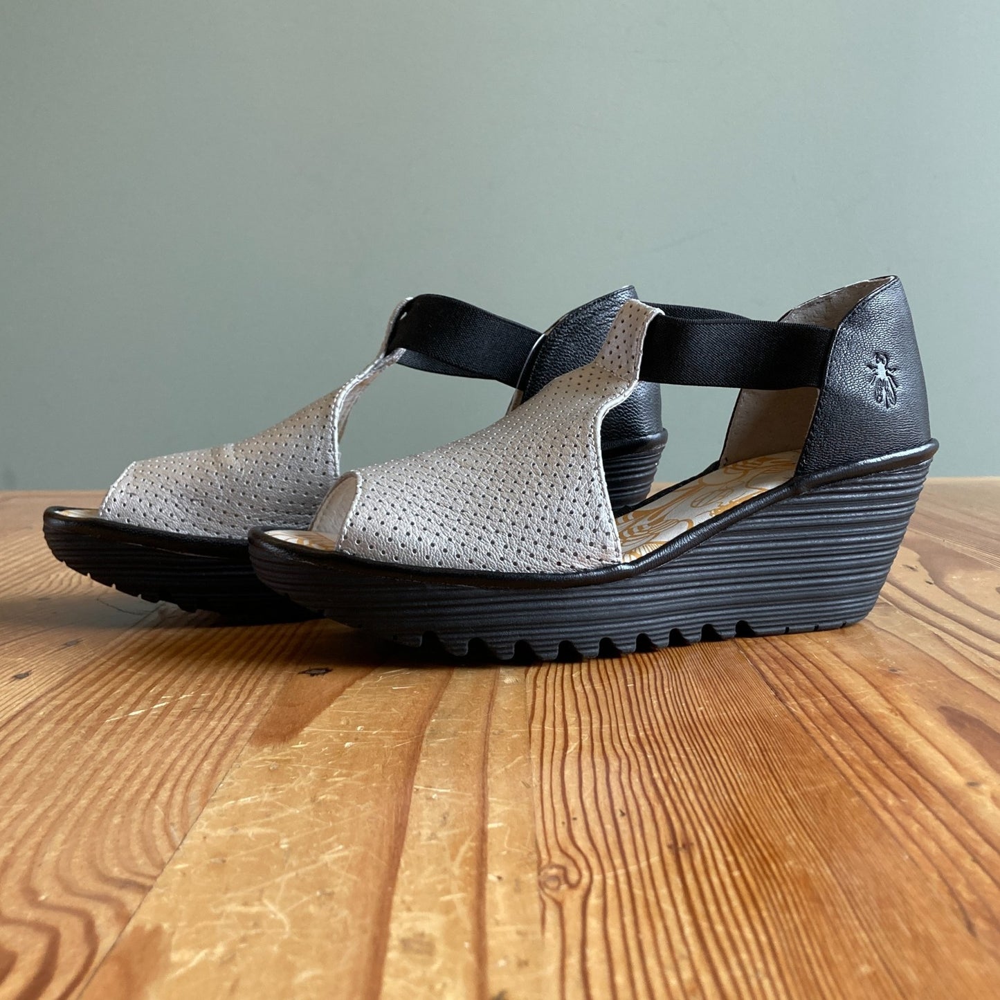 40 / 9.5 - Fly London Black Silver Perforation Open Toe Wedge Shoes NEW 1111KF