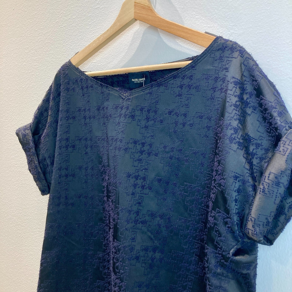 Rachel Comey Black Textured Silky V Neck Boxy Short Sleeve Top - Size 4 - 0504AK