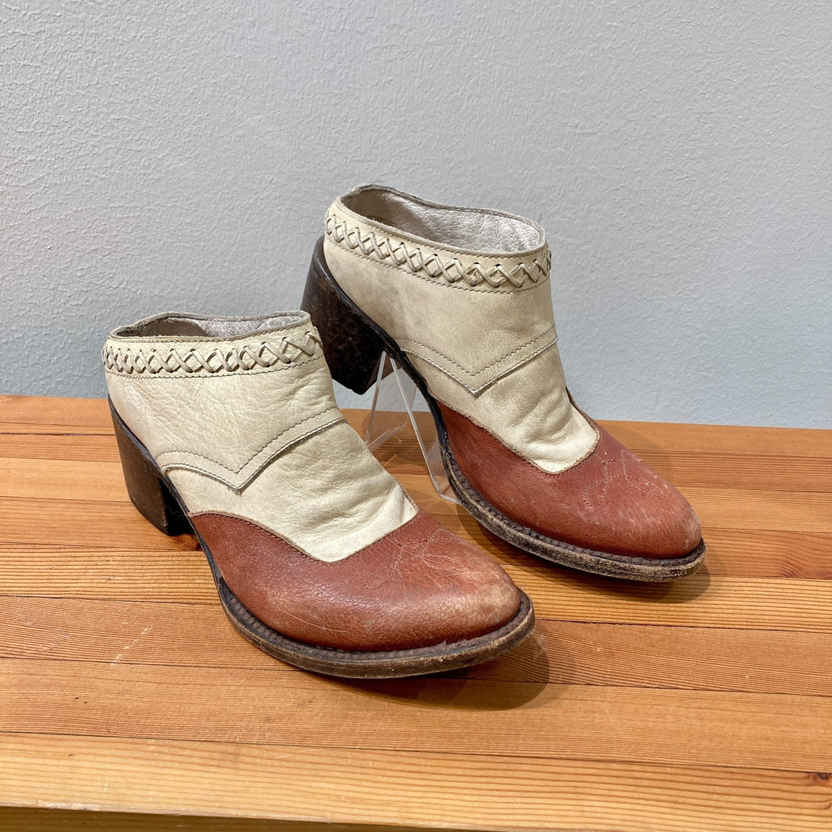 Freebird by Steven Brown White Western Prisn Mules Shoes - Size 6 - 0312IG