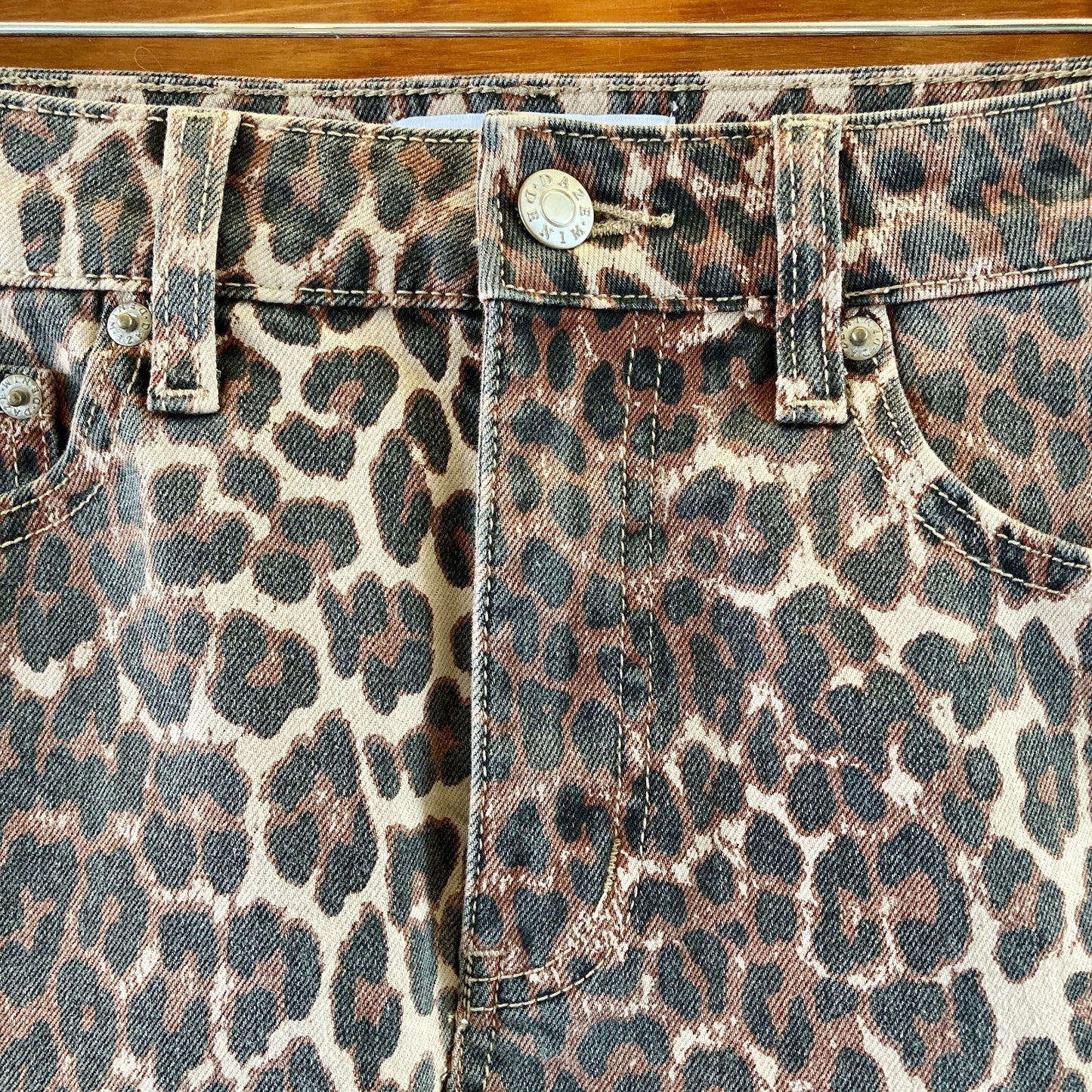 Daze NEW Brown Cool Cat Print Malibu Mid Waist Mini Skirt - Size 25 - 0313SH