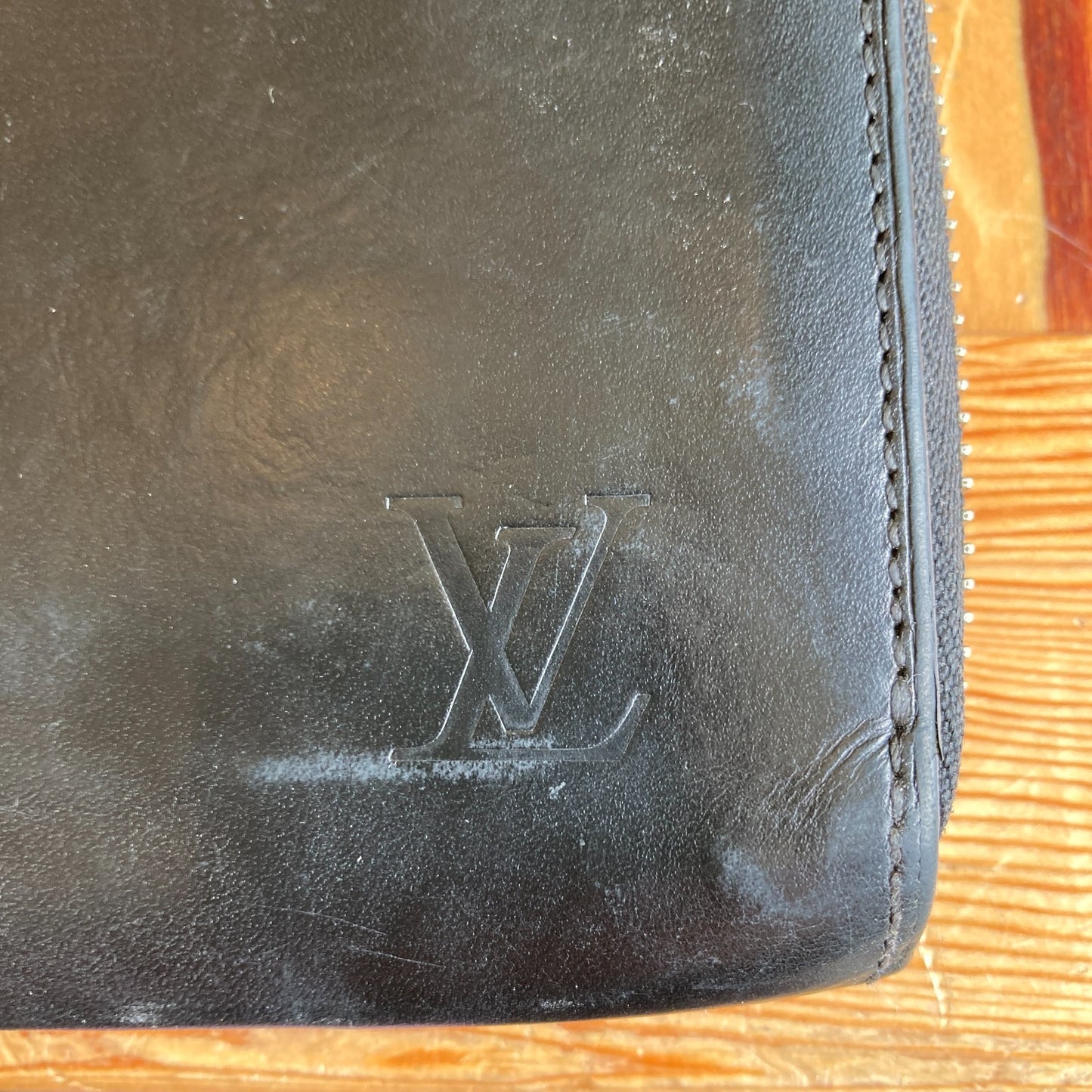 Louis Vuitton Black Smooth Leather Zippy Zip Around Wallet - 0209SB