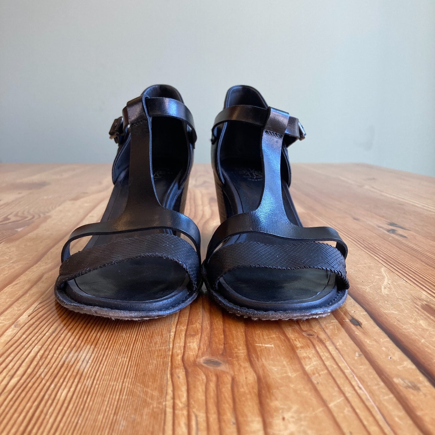 Pantanetti $399 Black Mid T Strap Sandals Heels - Sz 37.5 / 7.5 -w/box - 0121PK