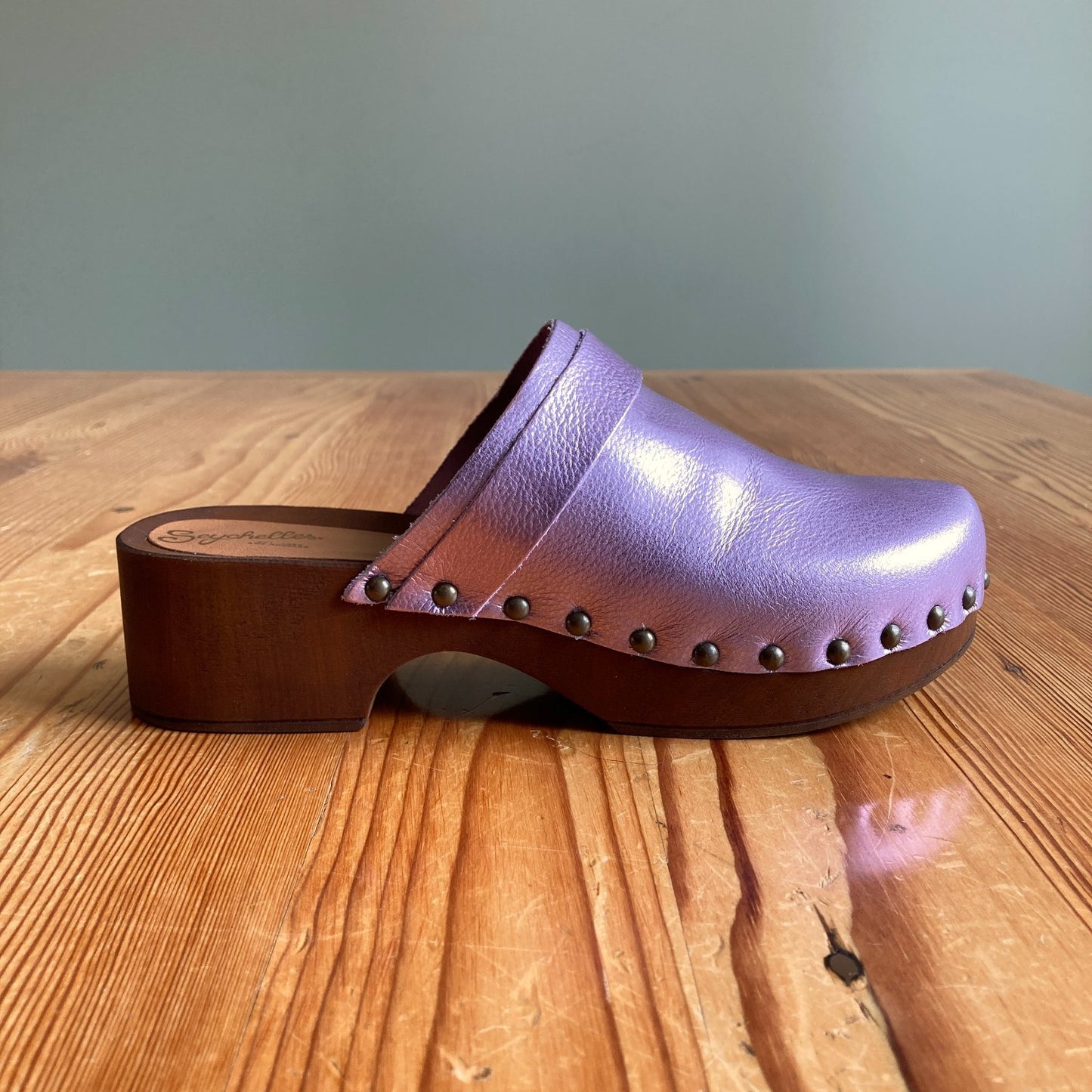 Seychelles NEW Pink Metallic Loud & Clear Clogs w/ Box - Size 6.5 - 0530MM