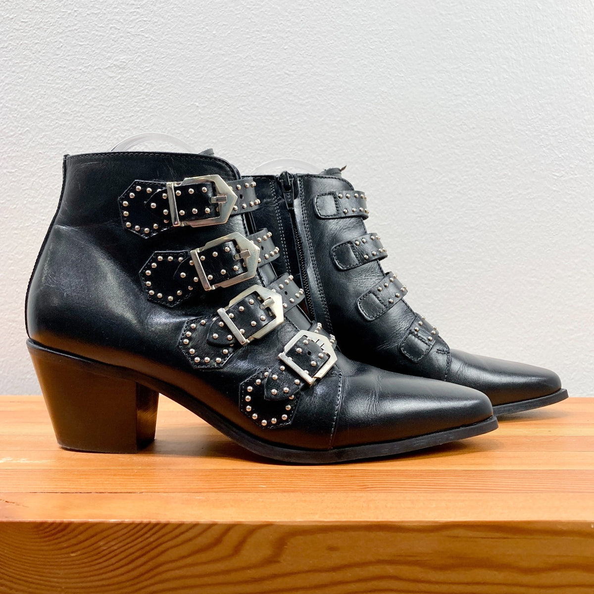 Pertini Black Leather Buckle Studded Ankle Pointed Toe Boots - Size 39 - 1111LM