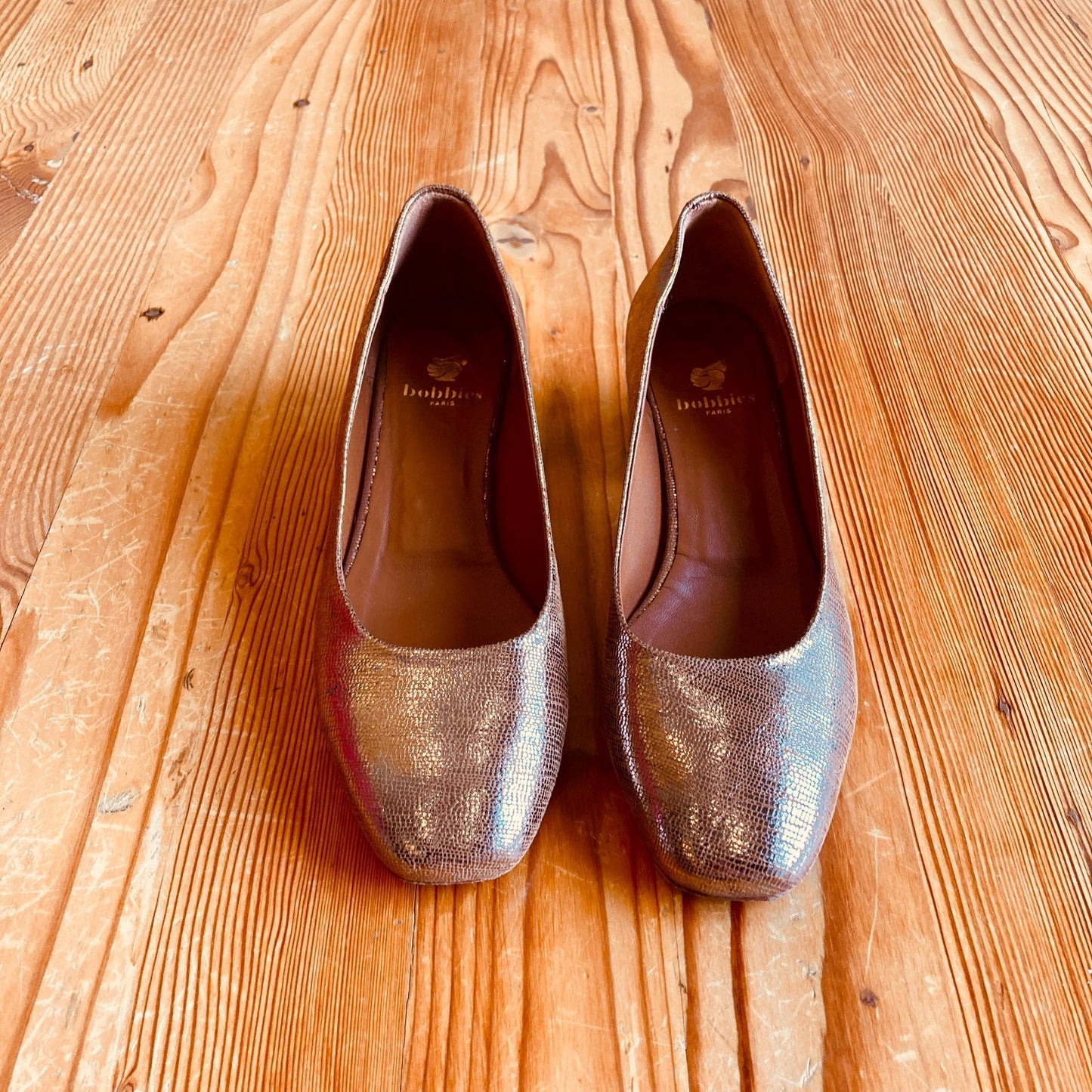 38 / 7.5 - Bobbie's $275 Gold Rosie Modoré Low Heel Ballet Shoes w/ Box 0204EB