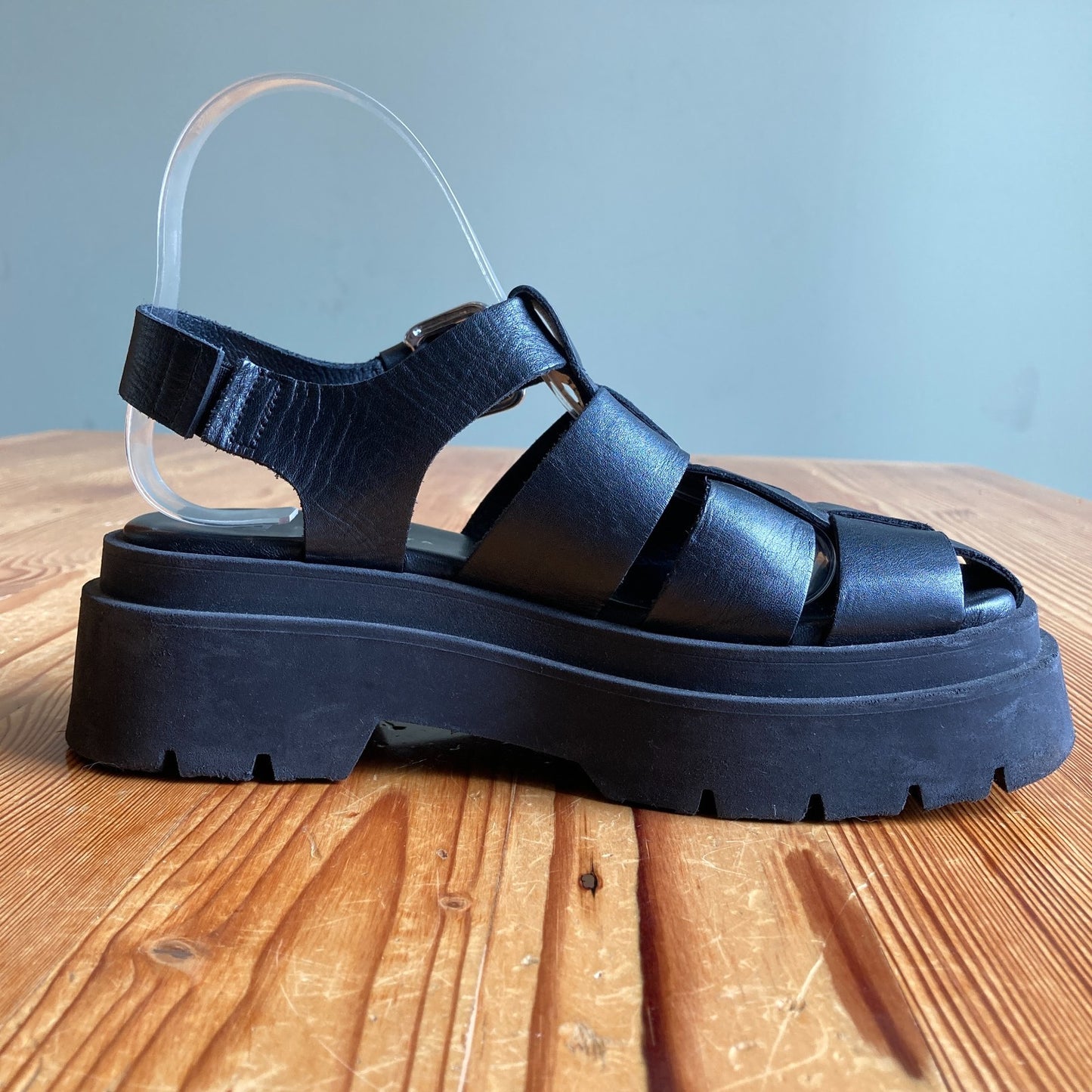 EB by Miista Black Leather Platform Fisherman Sandals - Size 37 / 7 - 0818SL