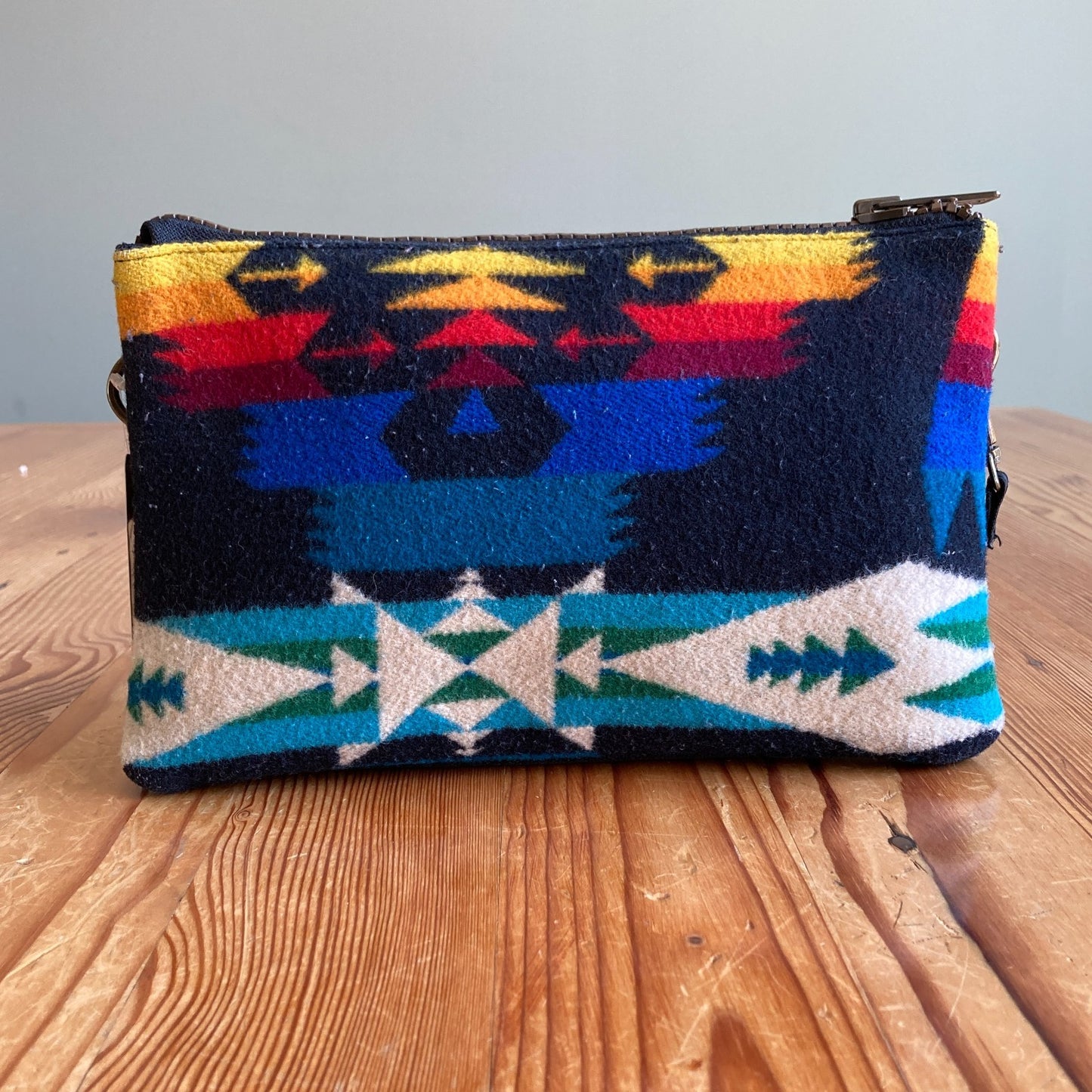 Pendleton Echo Canyon Pattern Wool Crossbody Zip Top Bag Clutch - 0416PP