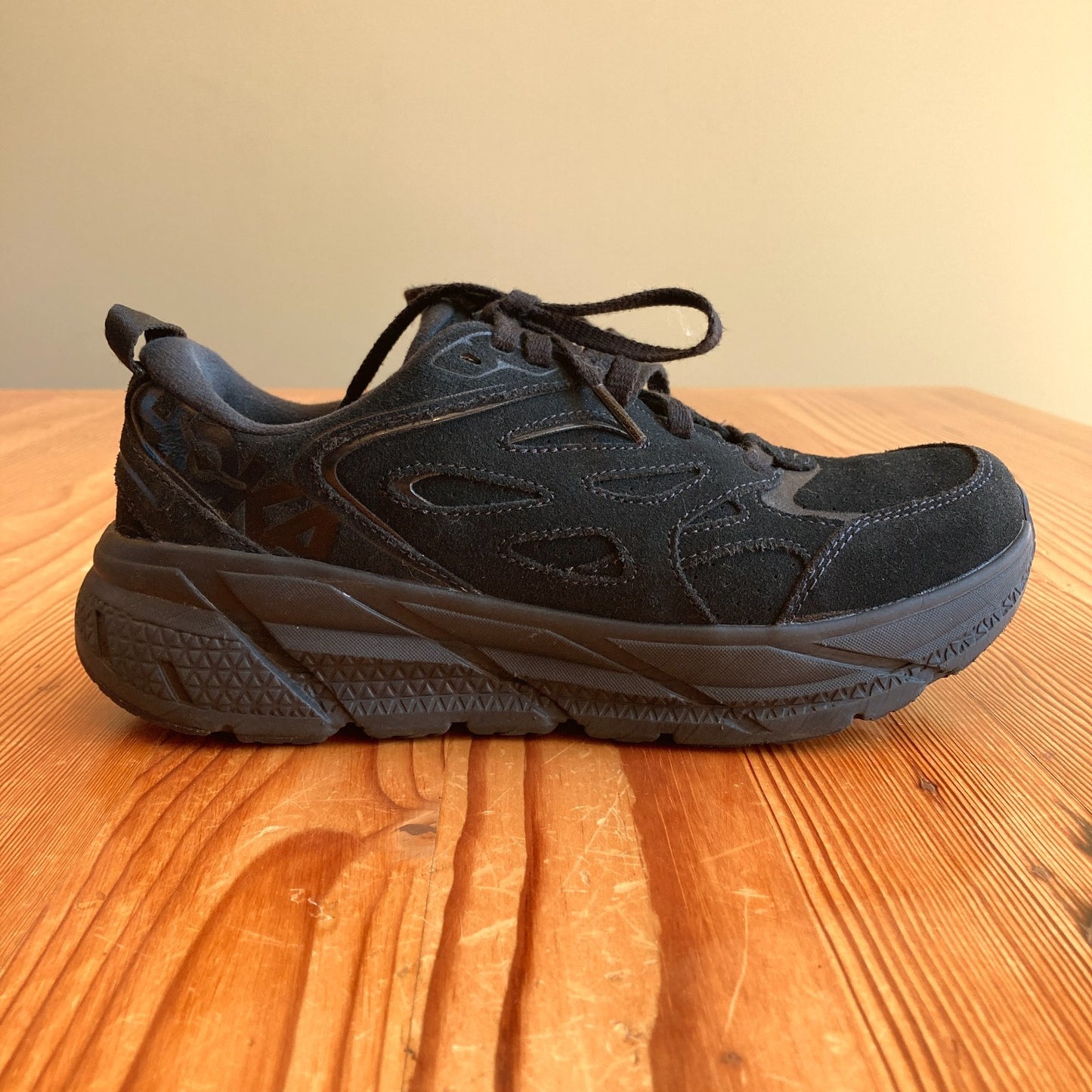 Hoka One Black Suede Clifton 1122571 Running Shoes - Size 8 - w/ Box - 0416JW