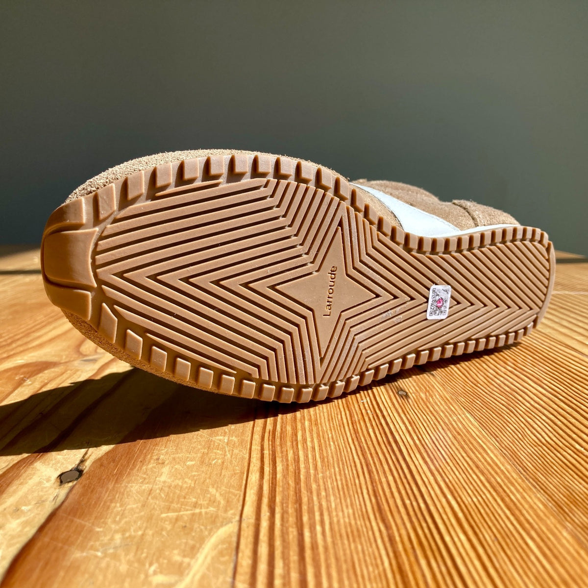 Larroude NEW Brown & White Suede Stella Sneakers Shoes - Size 7 - 0320JS