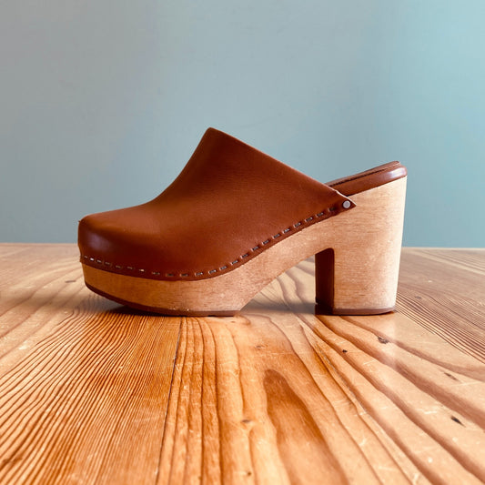 7 - Charlotte Stone Luggage Brown Leather Marlo Platform Wooden Clogs 0814MS