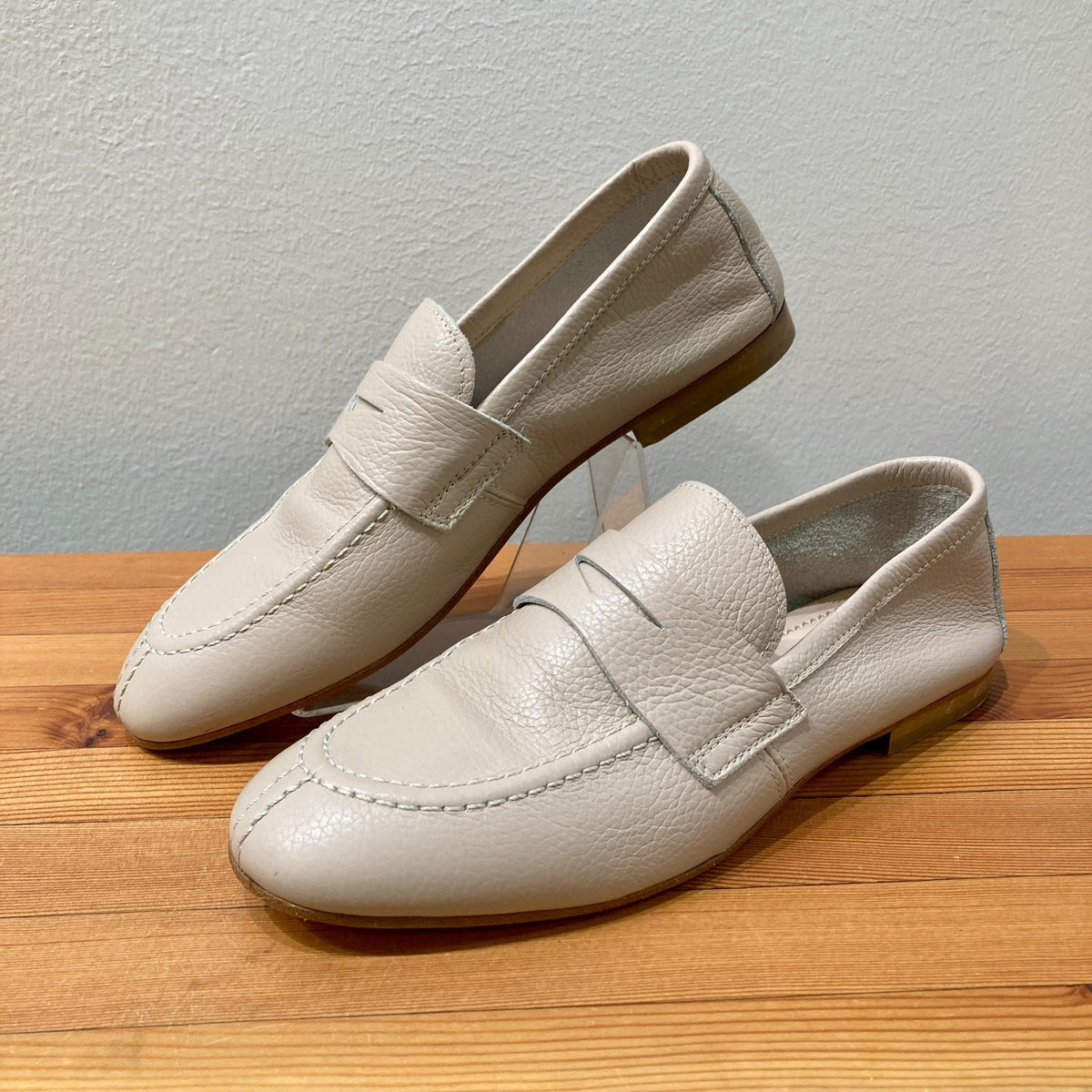 La Canadienne Beige Leather Slip On Penny Loafers Shoes - Sz 38.5 / 8.5 - 0124KG