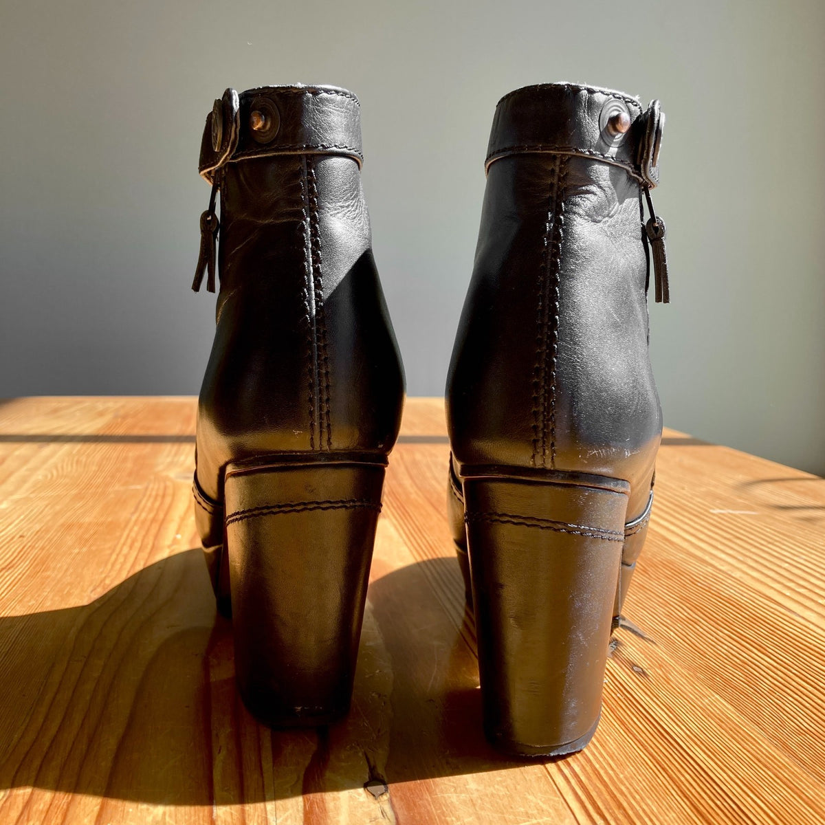 Acne Studios $600 Black Leather Track Platform Ankle Boots - Size 36 / 6- 0927EK