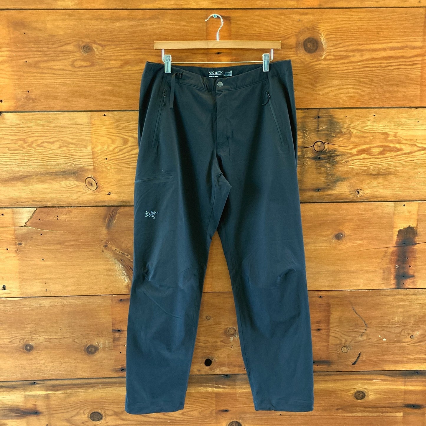Arc'teryx Black Lightweight Nylon Stretch Gamma Pants - Size 12 - 0826MT