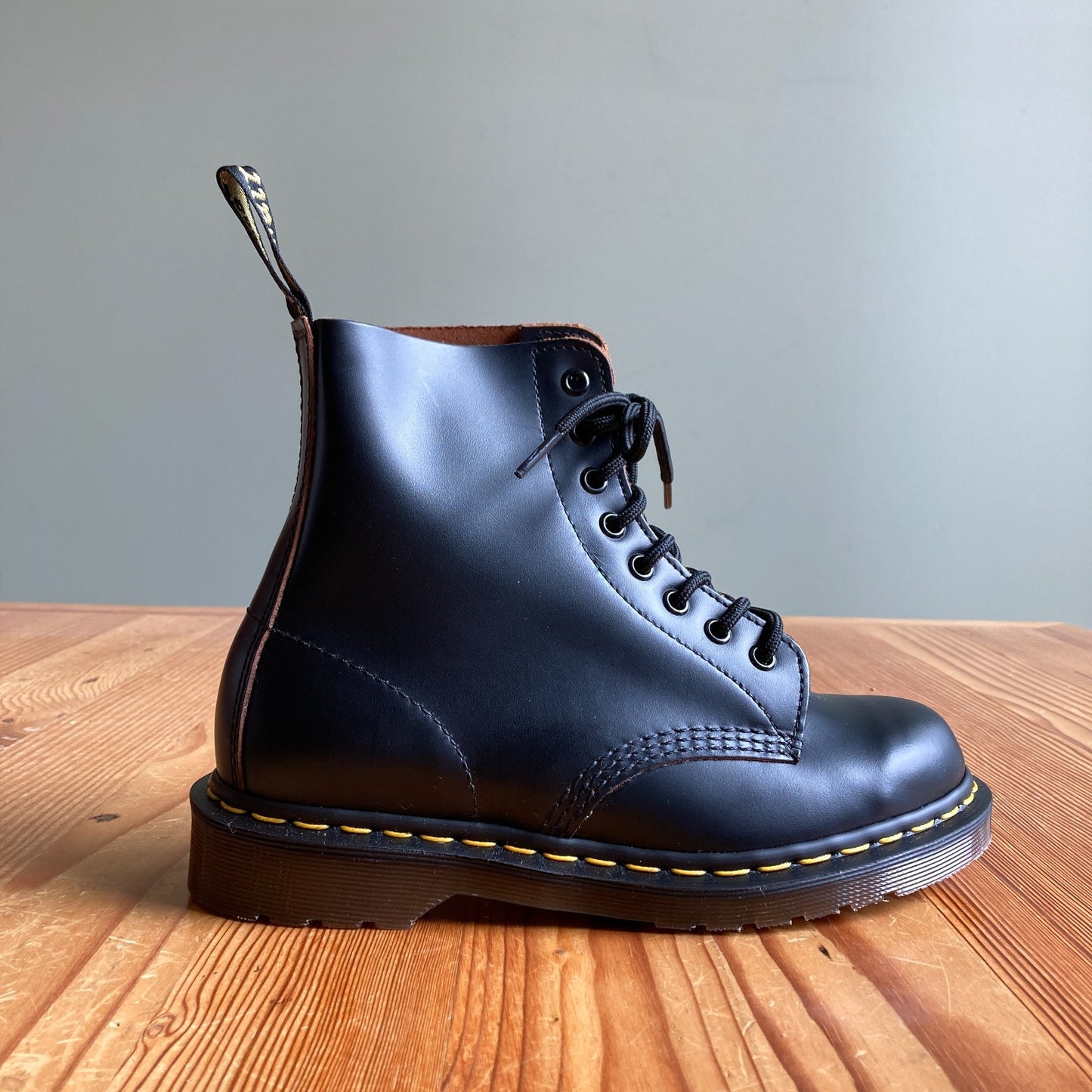 7 - Dr Martens Black 1460 8 Eyelet Combat Boots NEW w/ Box 0306CH