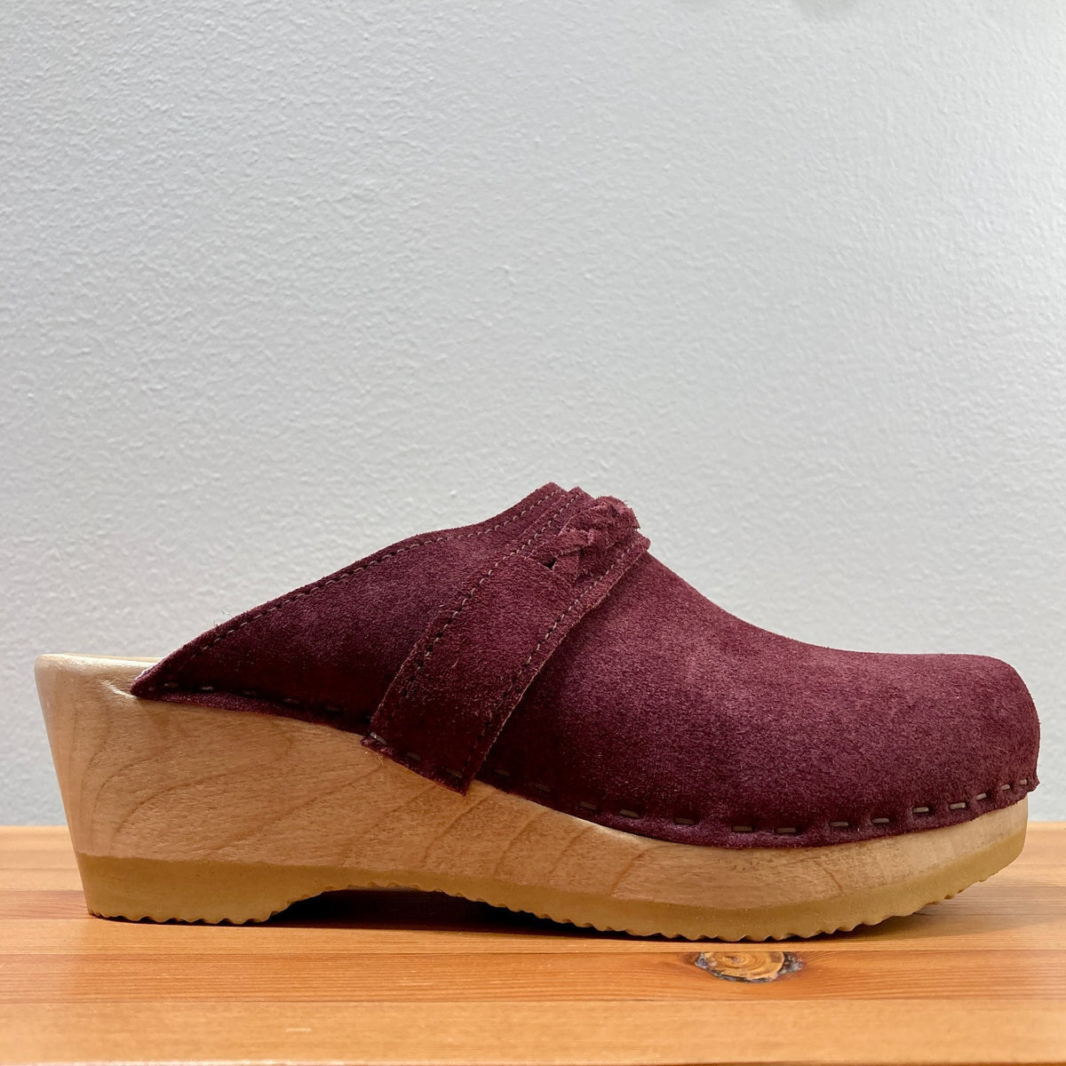 No 6 Store Burgundy Suede Wedge Slip On Clogs Shoes - Size 38 / 7.5 - 1209BM