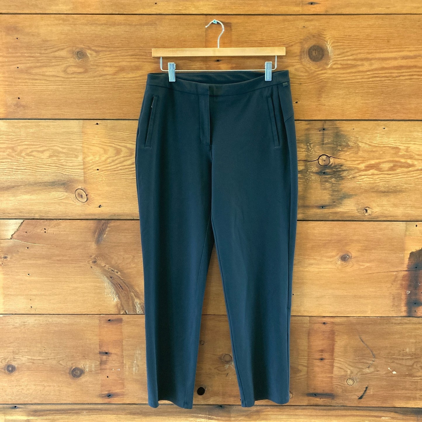 Lululemon Black On The Move Tailored Tapered Leg Pants - Size 8 - 0408LK