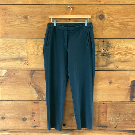 Lululemon Black On The Move Tailored Tapered Leg Pants - Size 8 - 0408LK