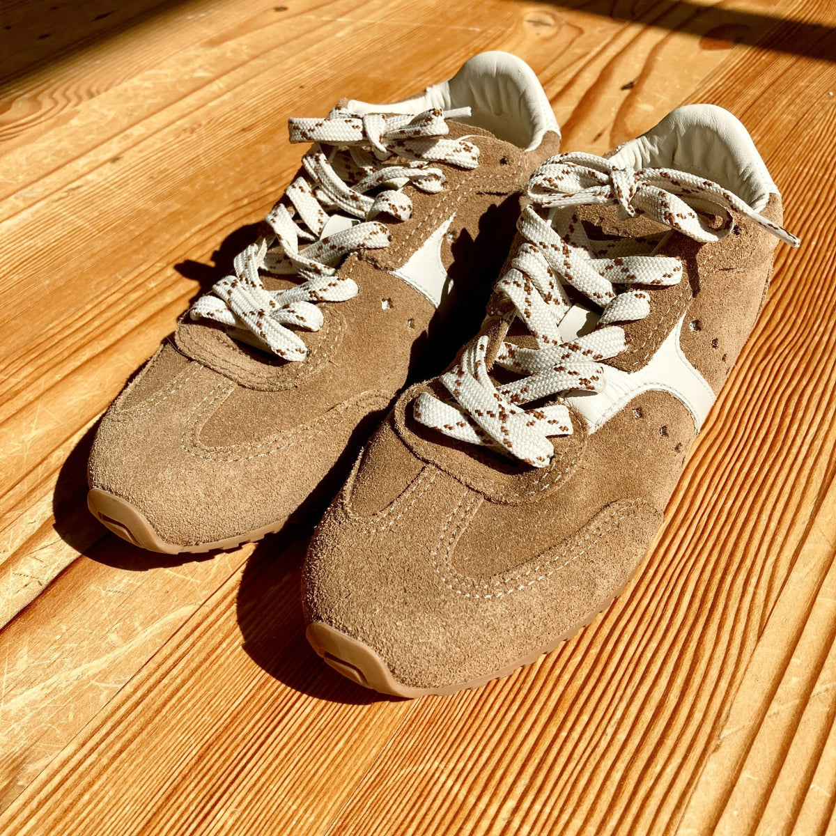 Larroude NEW Brown & White Suede Stella Sneakers Shoes - Size 7 - 0320JS