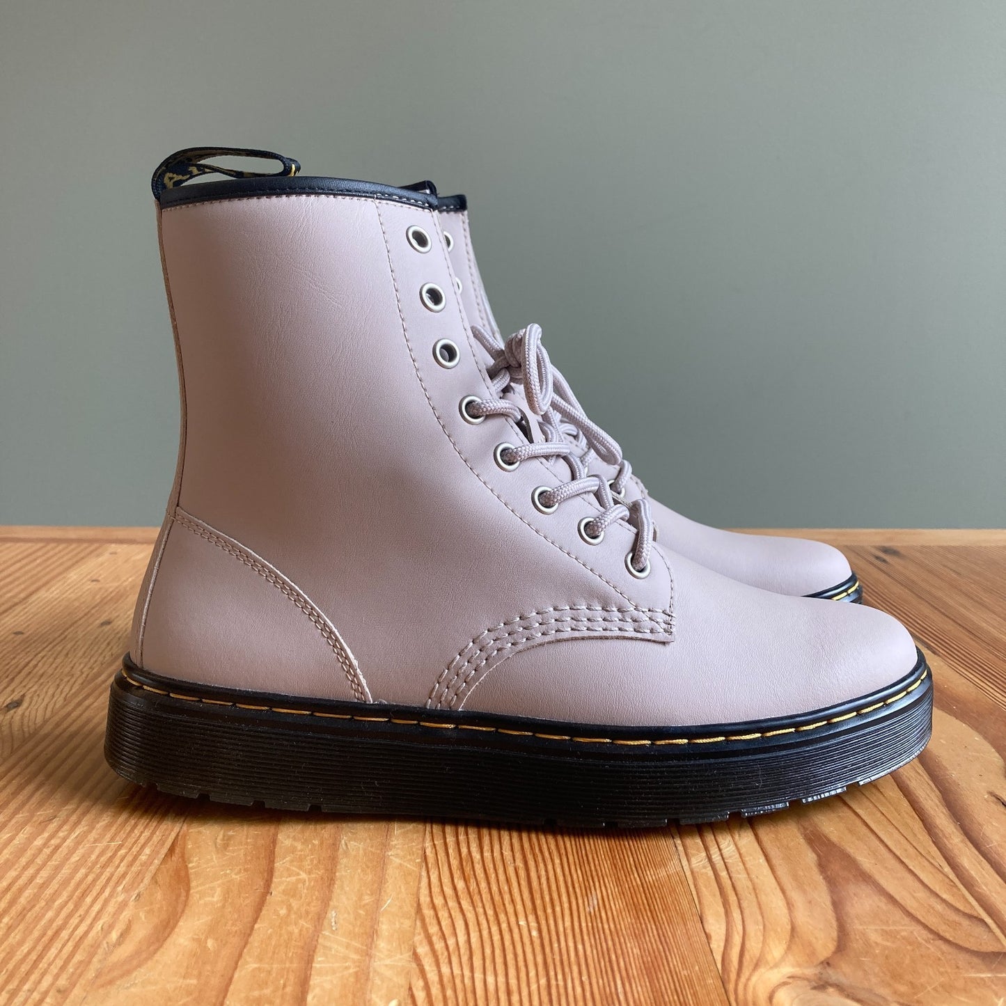 Dr Martens Taupe Zavala Combat Lace Up Boots NEW w/ Box - Size 9 - 0408ML