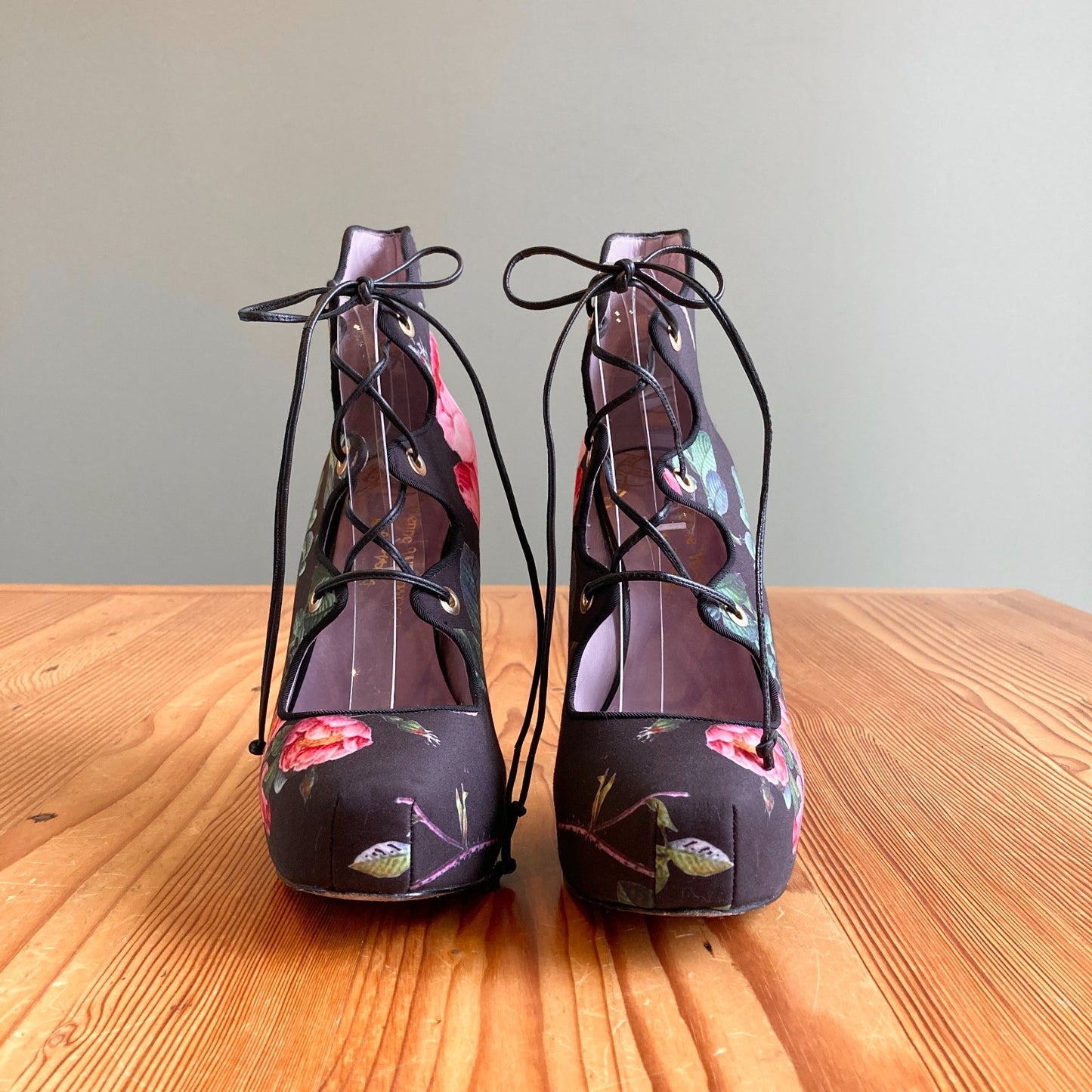 40 / 10 - Vivienne Westwood Anglomania Black Floral Lace Up Heels w/ Box 1021KD